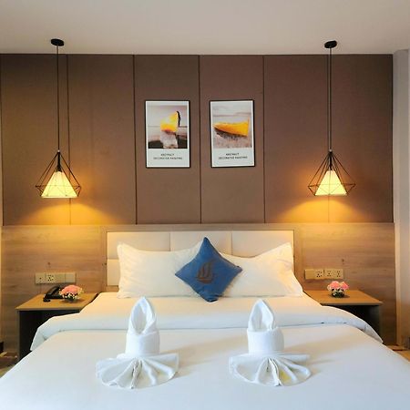 889 Boutique Hotel Phnom Penh Exterior photo