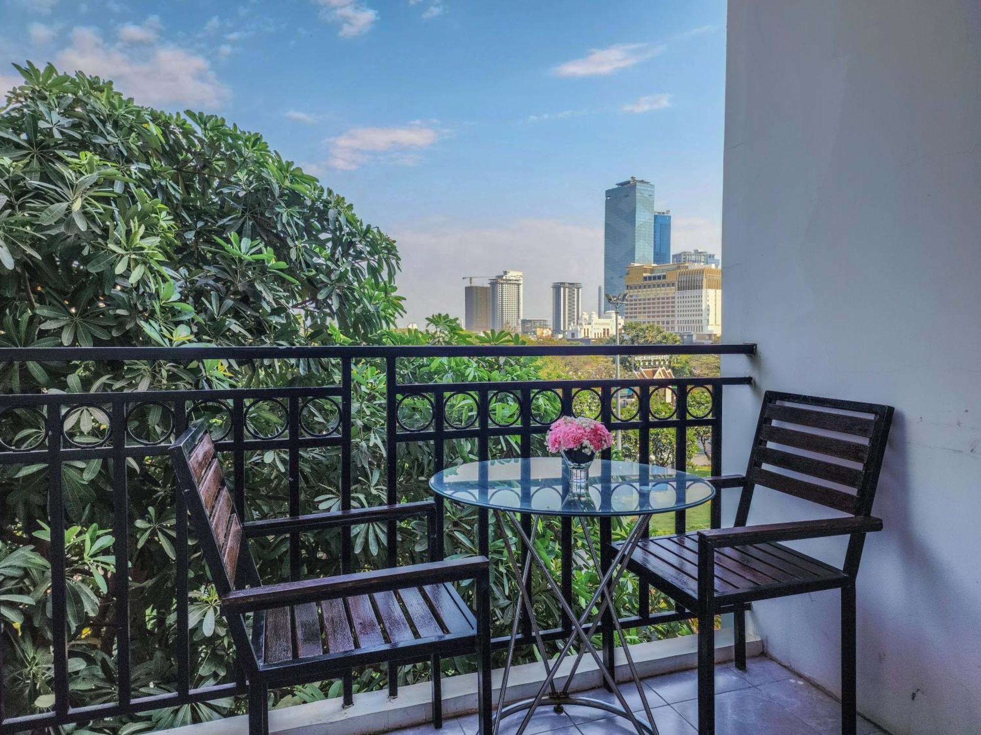 889 Boutique Hotel Phnom Penh Exterior photo